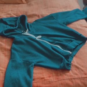 cozy dark blue long-sleeved crop top jacket